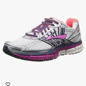 Brooks Adrenaline GTS Running Shoe Size 9